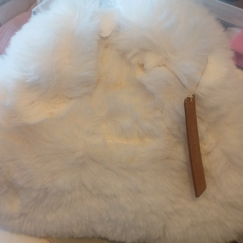 Plush White Faux Fur Purse - Picture 4 of 4